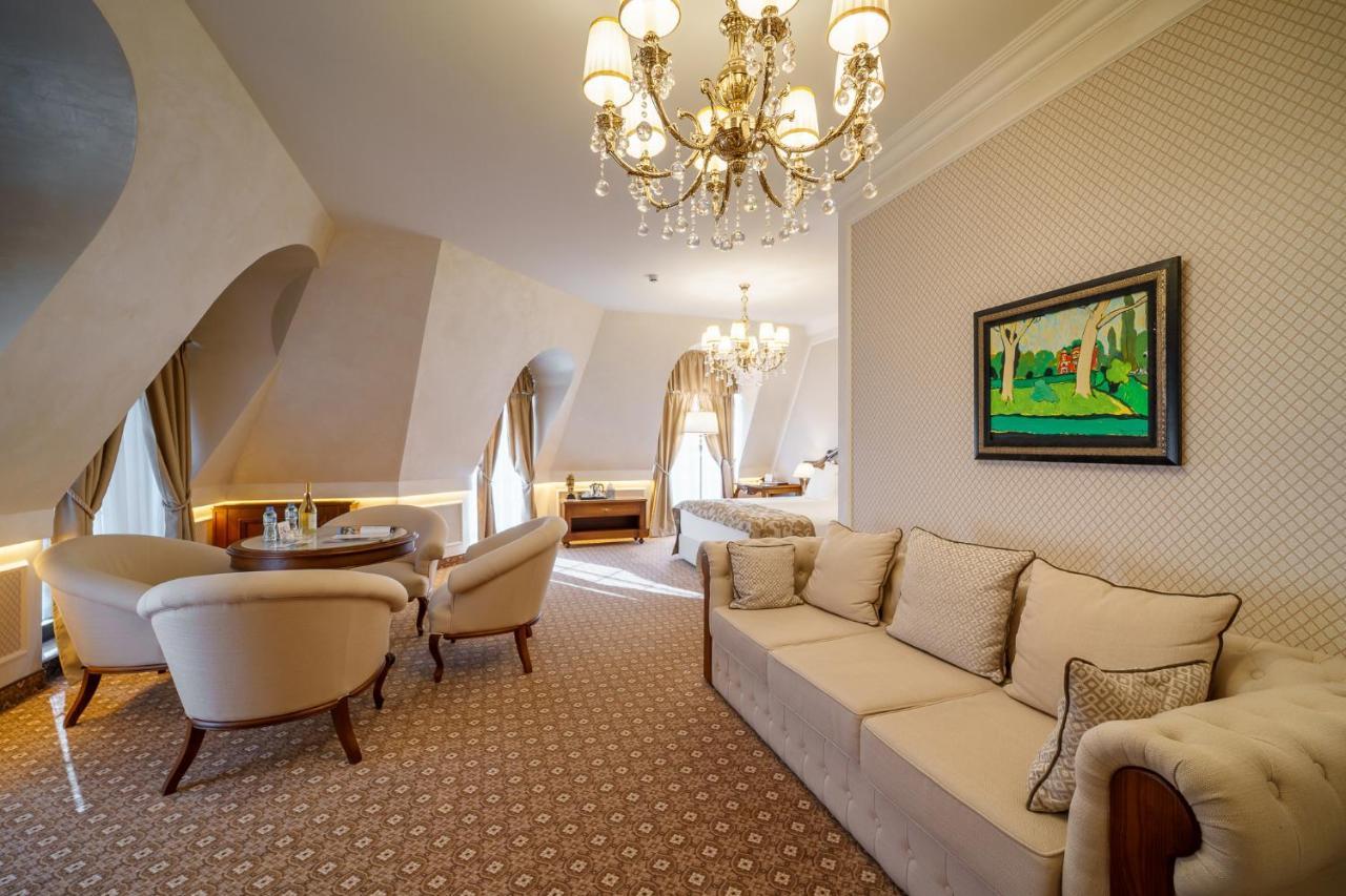Residence City Garden - Certificate Of Excellence Top 10 Best Five-Stars City Hotels For 2024 Awarded By Htif Plovdiv Eksteriør billede