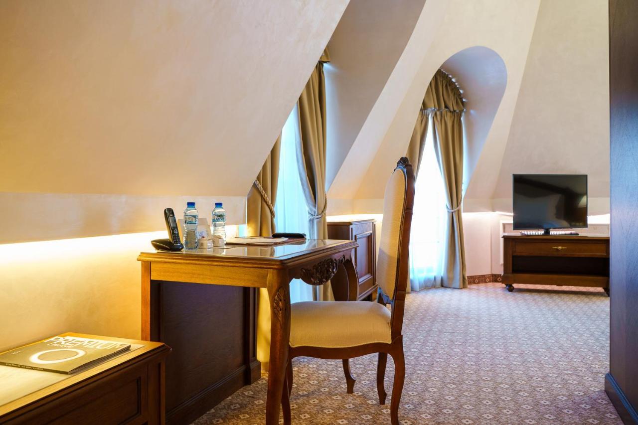 Residence City Garden - Certificate Of Excellence Top 10 Best Five-Stars City Hotels For 2024 Awarded By Htif Plovdiv Eksteriør billede