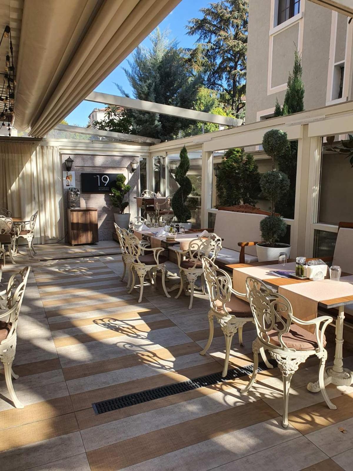 Residence City Garden - Certificate Of Excellence Top 10 Best Five-Stars City Hotels For 2024 Awarded By Htif Plovdiv Eksteriør billede
