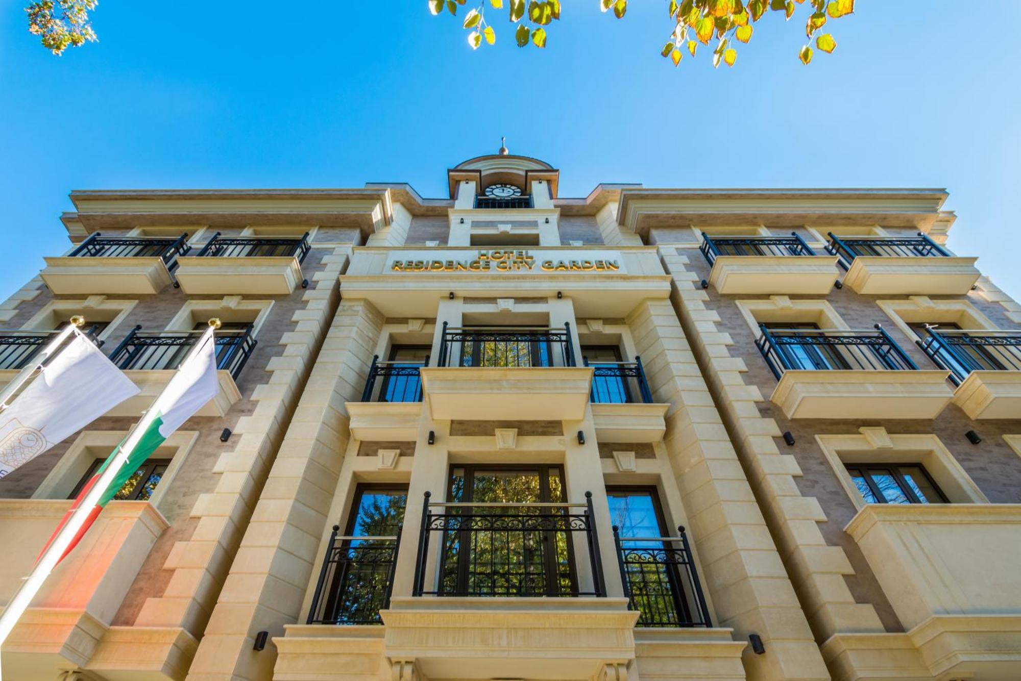 Residence City Garden - Certificate Of Excellence Top 10 Best Five-Stars City Hotels For 2024 Awarded By Htif Plovdiv Eksteriør billede