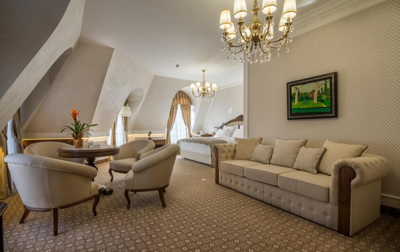 Residence City Garden - Certificate Of Excellence Top 10 Best Five-Stars City Hotels For 2024 Awarded By Htif Plovdiv Eksteriør billede