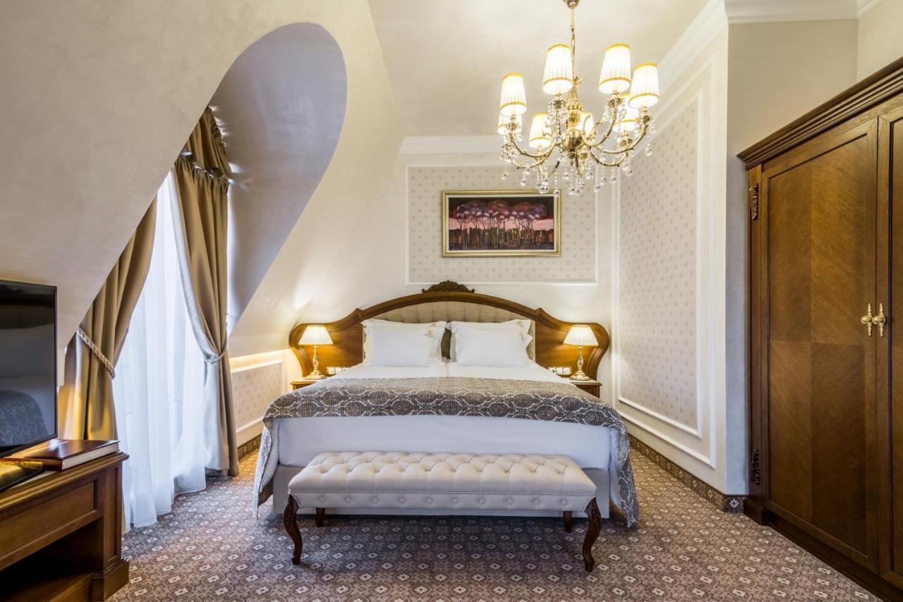Residence City Garden - Certificate Of Excellence Top 10 Best Five-Stars City Hotels For 2024 Awarded By Htif Plovdiv Eksteriør billede